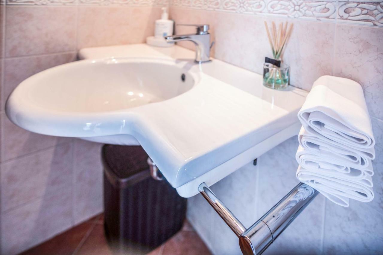 Amore Rentals - Maison Palazzo Correale Сорренто Екстер'єр фото